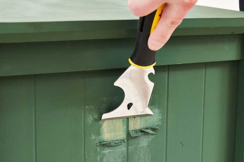 مراحل پاک کردن رنگ از سطح چوب