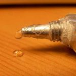 پاک کردن لکه چسب از سطوح مختلف