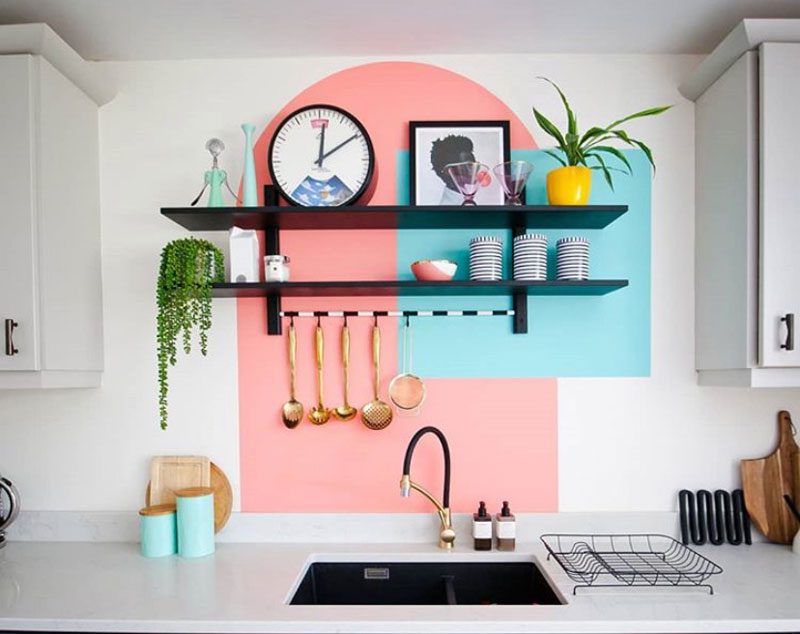 روش غیرمعمول رنگ کردن قفسه ها