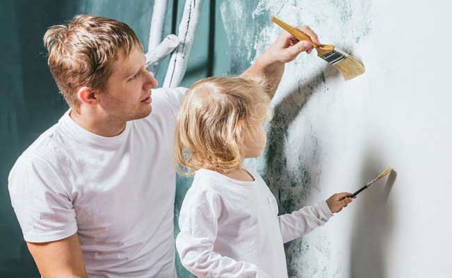 نقاشی ساختمان با قلم مو