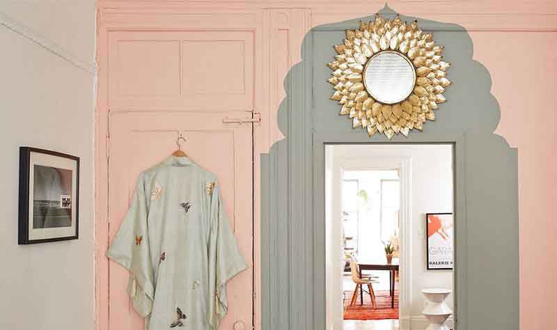 نقاشی کردن یک قوس اطراف در اتاق