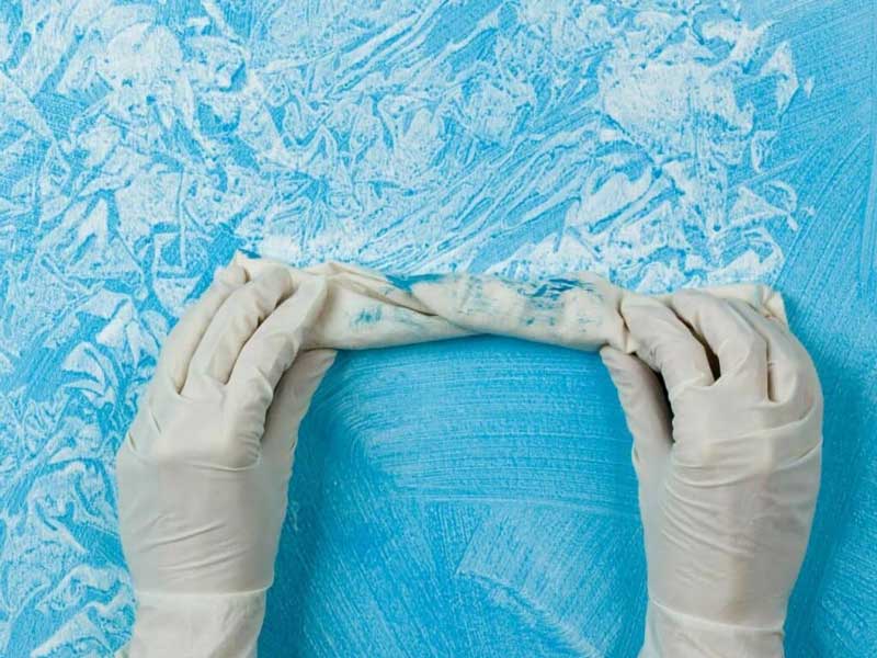 پتینه‌کاری با پارچه یا دستمال