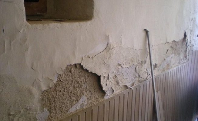 خسارات ناشی از نم و رطوبت دیوارها