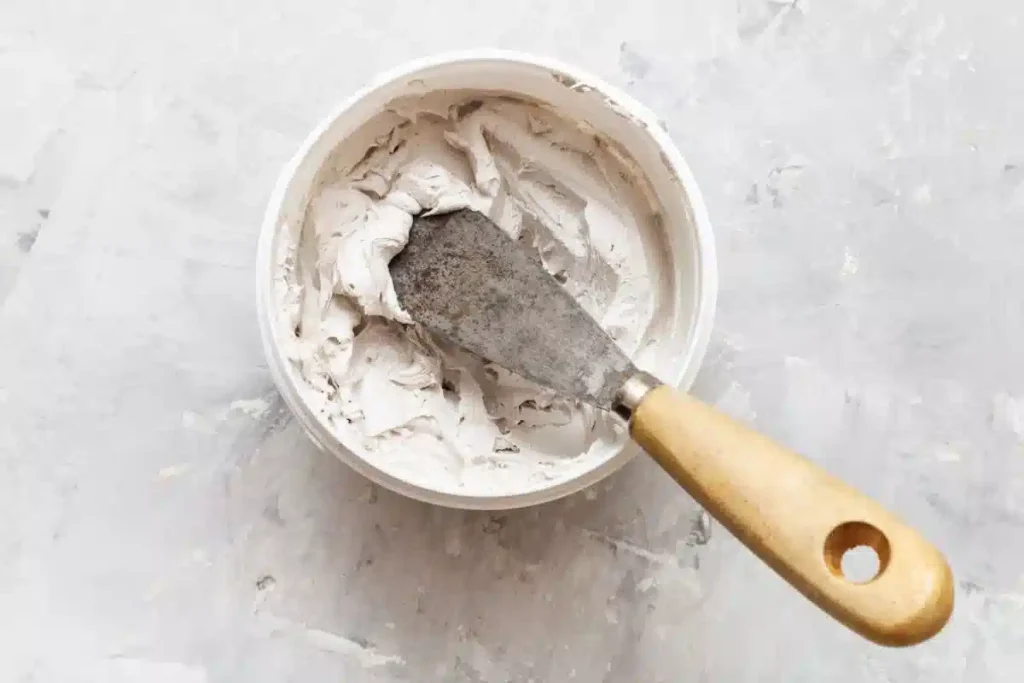 نحوه استفاده از پودر بتونه برای دیوارهایی صاف و بی‌نقص